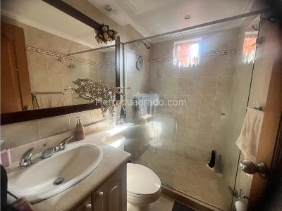 Apartamento de 3 alcobas en venta en Laureles, Medellín, 155 m² · foto 19 de 20