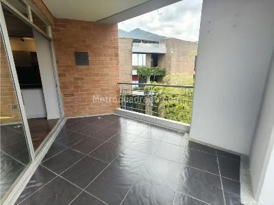 Apartaestudio en venta en El Tesoro, Medellín, 70 m² · foto 10 de 20