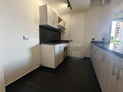 Apartaestudio en venta en El Tesoro, Medellín, 70 m² · foto 3 de 20