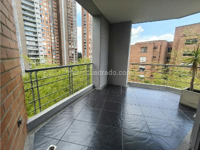 Apartaestudio en venta en El Tesoro, Medellín, 70 m² · foto 8 de 20