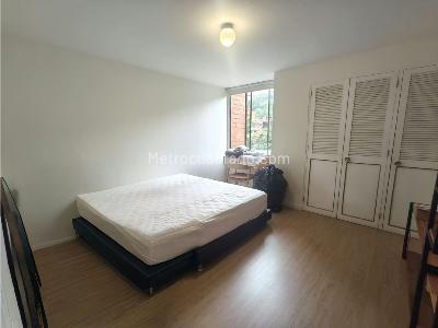 Apartamento de 3 alcobas en venta en El Tesoro, Medellín, 184 m² · foto 20 de 20