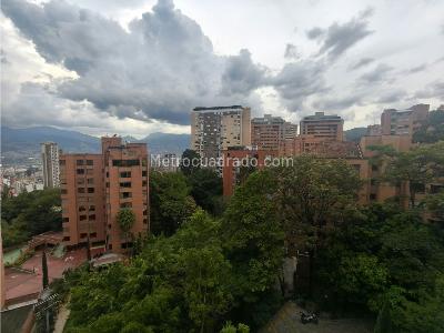 Apartamento de 3 alcobas en venta en El Tesoro, Medellín, 184 m² · foto 4 de 20