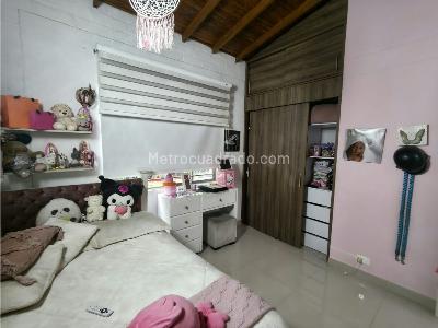 Casa de 2 alcobas en venta en Camino Verde, Envigado, 136 m² · foto 17 de 20