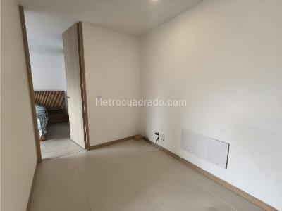 Apartamento de 3 alcobas en venta en Loma El Escobero, Envigado, 90 m² · foto 16 de 20