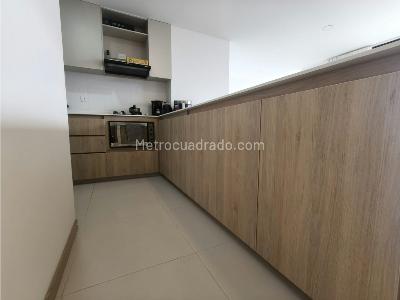 Apartamento de 3 alcobas en venta en Loma El Escobero, Envigado, 90 m² · foto 3 de 20