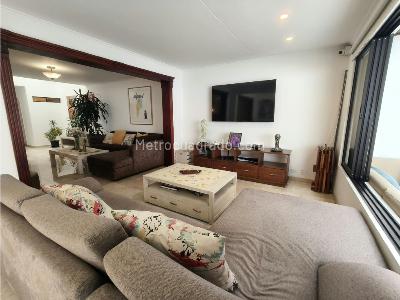 Casa de 4 alcobas en venta en Altos Del Poblado, Medellín, 266 m² · foto 3 de 20