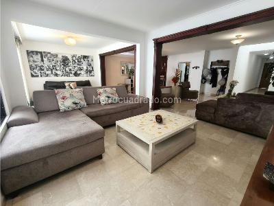 Casa de 4 alcobas en venta en Altos Del Poblado, Medellín, 266 m² · foto 4 de 20