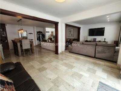Casa de 4 alcobas en venta en Altos Del Poblado, Medellín, 266 m² · foto 9 de 20
