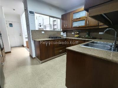 Casa de 4 alcobas en venta en Altos Del Poblado, Medellín, 266 m² · foto 10 de 20