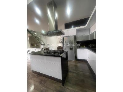 Apartamento de 2 alcobas en venta en Chico Norte, Bogotá, 113 m² · foto 8 de 11