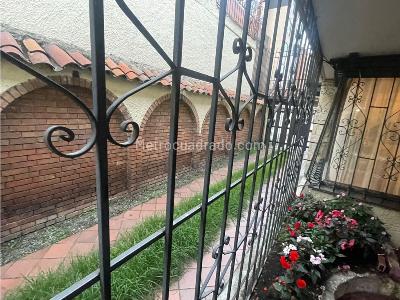 Casa de 3 alcobas en venta en Santa Paula, Bogotá, 600 m² · foto 3 de 20