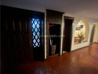 Casa de 3 alcobas en venta en Santa Paula, Bogotá, 600 m² · foto 18 de 20
