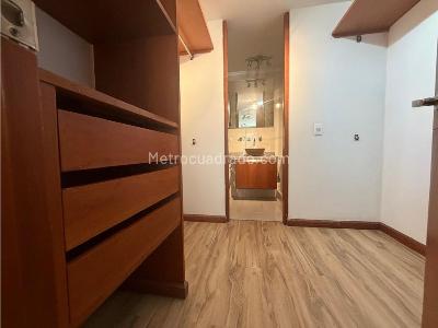 Apartaestudio en venta en Bella Suiza, Bogotá, 70 m² · foto 4 de 15