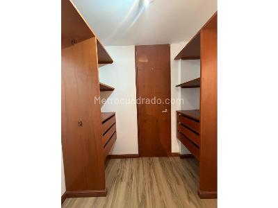 Apartaestudio en venta en Bella Suiza, Bogotá, 70 m² · foto 5 de 15