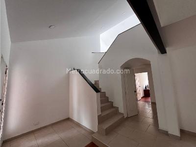 Casa de 4 alcobas en venta en Alhambra, Bogotá, 255 m² · foto 3 de 20