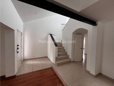 Casa de 4 alcobas en venta en Alhambra, Bogotá, 255 m² · foto 6 de 20