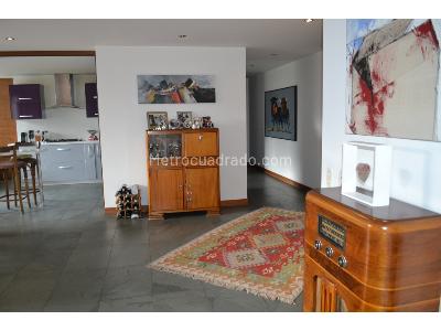Apartamento de 3 alcobas en venta en San Patricio, Bogotá, 205 m² · foto 4 de 8
