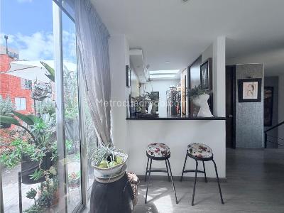 Apartamento de 3 alcobas en venta en Bella Suiza, Bogotá, 134 m² · foto 6 de 14