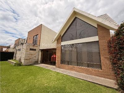 Casa de 3 alcobas en arriendo en Calahorra, Cajicá, 233 m² · foto 2 de 10