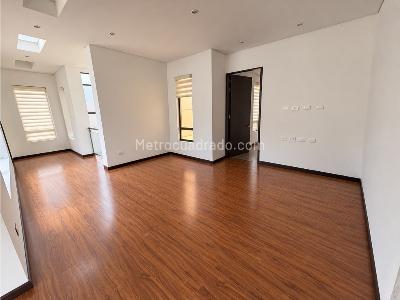 Casa de 3 alcobas en arriendo en Calahorra, Cajicá, 233 m² · foto 6 de 10