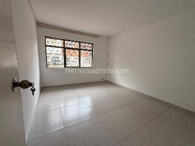 Casa de 5 alcobas en venta en Santo Domingo, Cali, 237 m² · foto 6 de 20