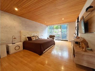 Casa de 4 alcobas en venta en Loma De Zuñiga, Envigado, 345 m² · foto 4 de 16