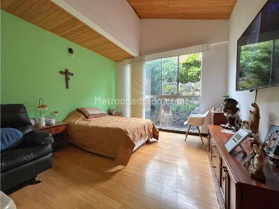 Casa de 4 alcobas en venta en Loma De Zuñiga, Envigado, 345 m² · foto 10 de 16