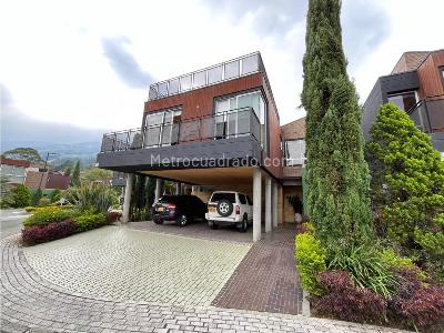 Casa de 4 alcobas en venta en Loma De Zuñiga, Envigado, 345 m² · foto 12 de 16