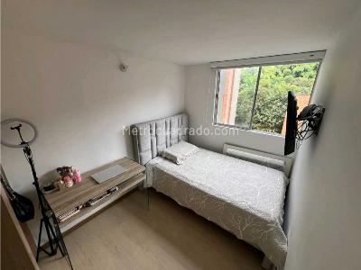 Apartamento de 3 alcobas en venta en Las Antillas, Envigado, 62 m² · foto 2 de 20