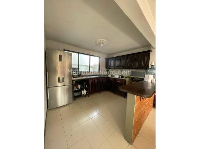 Apartamento de 4 alcobas en venta en Centro, Rionegro, 153 m² · foto 2 de 19