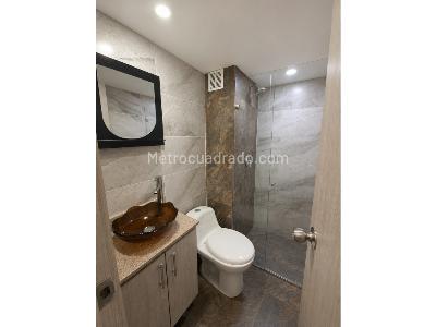 Apartamento de 3 alcobas en venta en Palmeras, Envigado, 55 m² · foto 2 de 11
