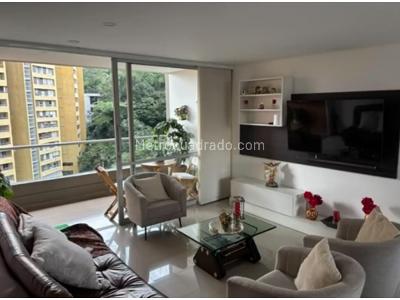 Apartamento de 3 alcobas en venta en El Poblado, Medellín, 131 m² · foto 2 de 18