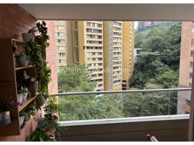 Apartamento de 3 alcobas en venta en El Poblado, Medellín, 131 m² · foto 5 de 18