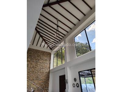 Casa de 4 alcobas en venta en Salado, Envigado, 1300 m² · foto 2 de 20