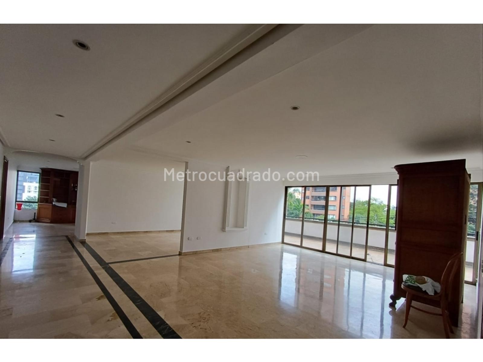 Apartamento de 4 habitaciones en venta en Poblado, Medellín — imagen 1 de 20
