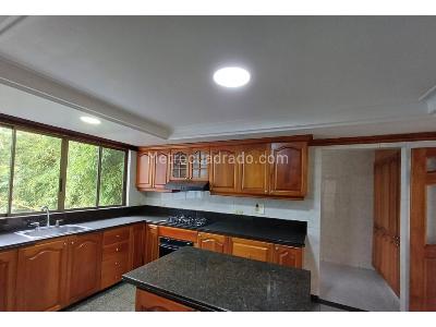 Apartamento de 4 alcobas en venta en El Poblado, Medellín, 250 m² · foto 6 de 20