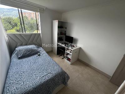 Apartamento de 3 alcobas en venta en Loma De Las Brujas, Envigado, 85 m² · foto 9 de 17