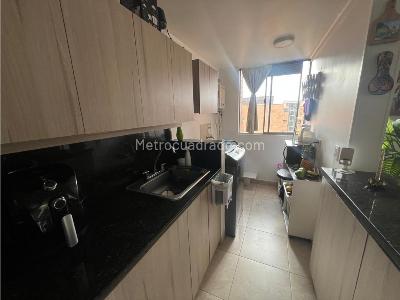 Apartamento de 3 alcobas en venta en Loma De Las Brujas, Envigado, 85 m² · foto 16 de 17