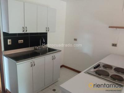 Apartaestudio en arriendo en El Poblado, Medellín, 44 m² · foto 4 de 14
