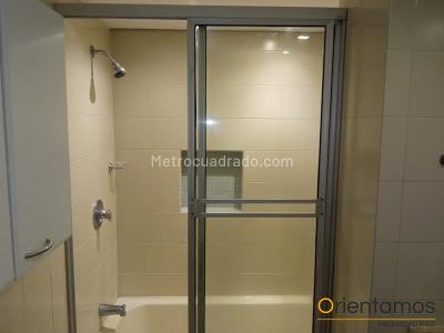 Apartaestudio en arriendo en El Poblado, Medellín, 44 m² · foto 8 de 14