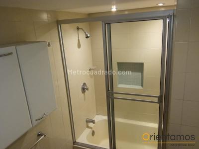 Apartaestudio en arriendo en El Poblado, Medellín, 44 m² · foto 9 de 14