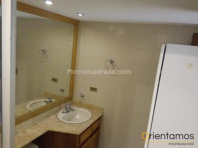 Apartaestudio en arriendo en El Poblado, Medellín, 44 m² · foto 10 de 14
