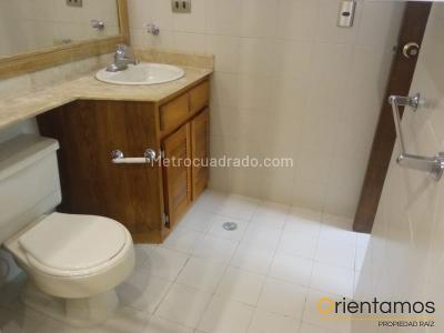 Apartaestudio en arriendo en El Poblado, Medellín, 44 m² · foto 11 de 14