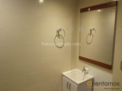 Apartaestudio en arriendo en El Poblado, Medellín, 44 m² · foto 12 de 14