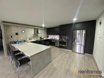 Casa de 4 alcobas en arriendo en Altos De Palmas, Envigado, 1000 m² · foto 4 de 12