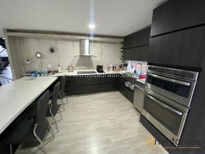Casa de 4 alcobas en arriendo en Altos De Palmas, Envigado, 1000 m² · foto 5 de 12