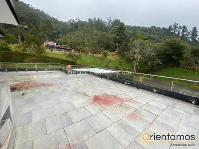 Casa de 4 alcobas en arriendo en Altos De Palmas, Envigado, 1000 m² · foto 11 de 12