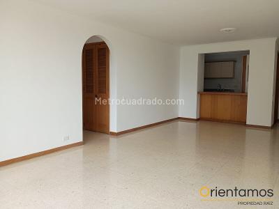 Apartamento de 3 alcobas en venta en El Poblado, Medellín, 120 m² · foto 2 de 20