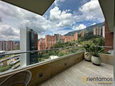 Apartamento de 2 alcobas en arriendo en Los Naranjos, Medellín, 105 m² · foto 4 de 14