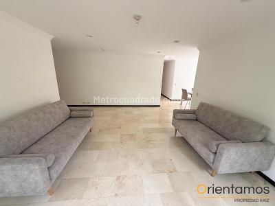 Apartamento de 3 alcobas en venta en El Poblado, Medellín, 130 m² · foto 4 de 20